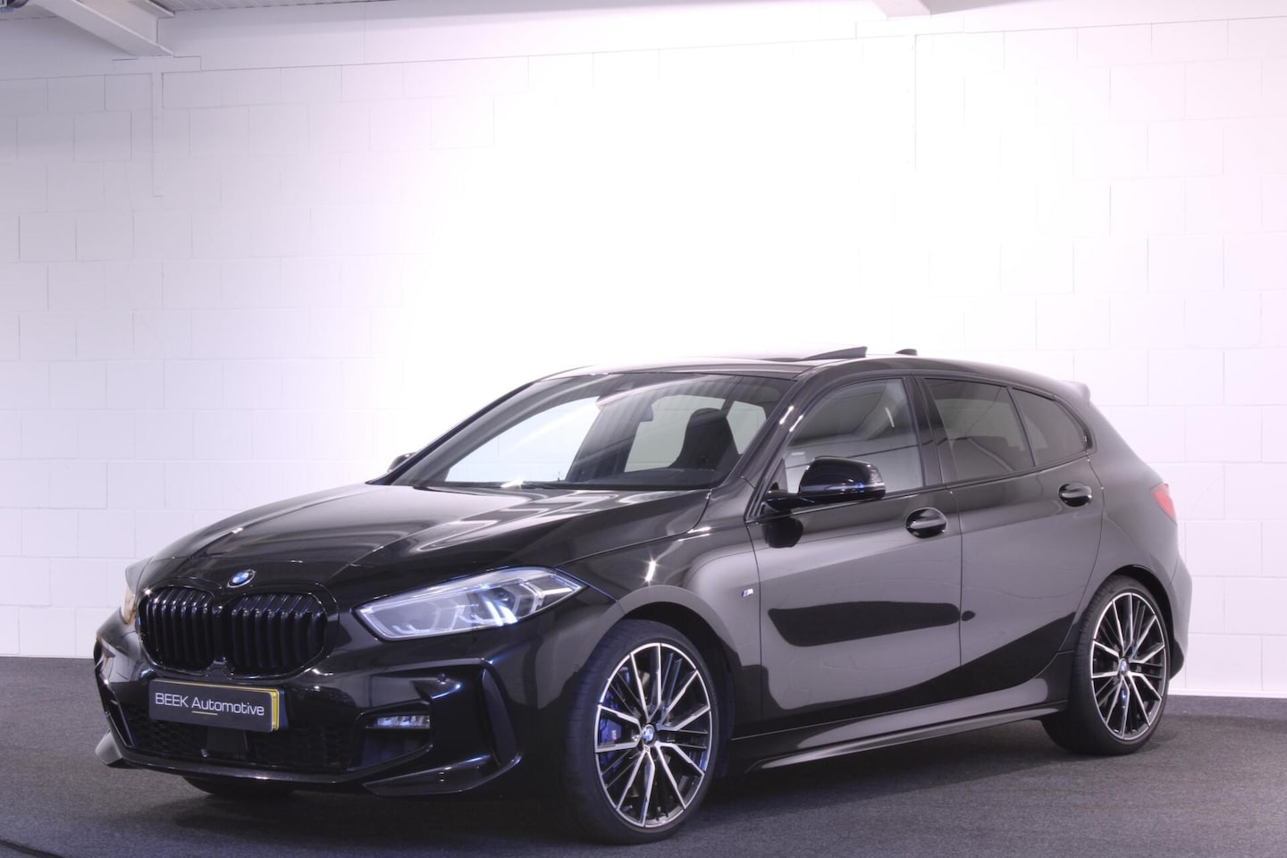 BMW 1-serie - 118i | M Sport | HuD | KUIPSTOELEN | H/K | NAP | - AutoWereld.nl