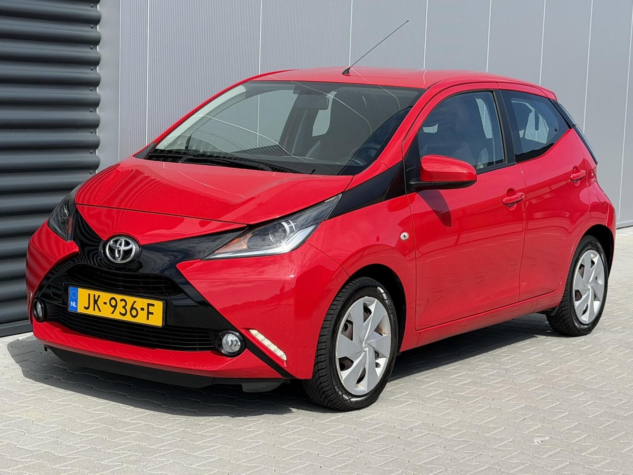 Toyota Aygo - 1.0 VVT-i x-play - 4drs - Automaat - Camera - AutoWereld.nl