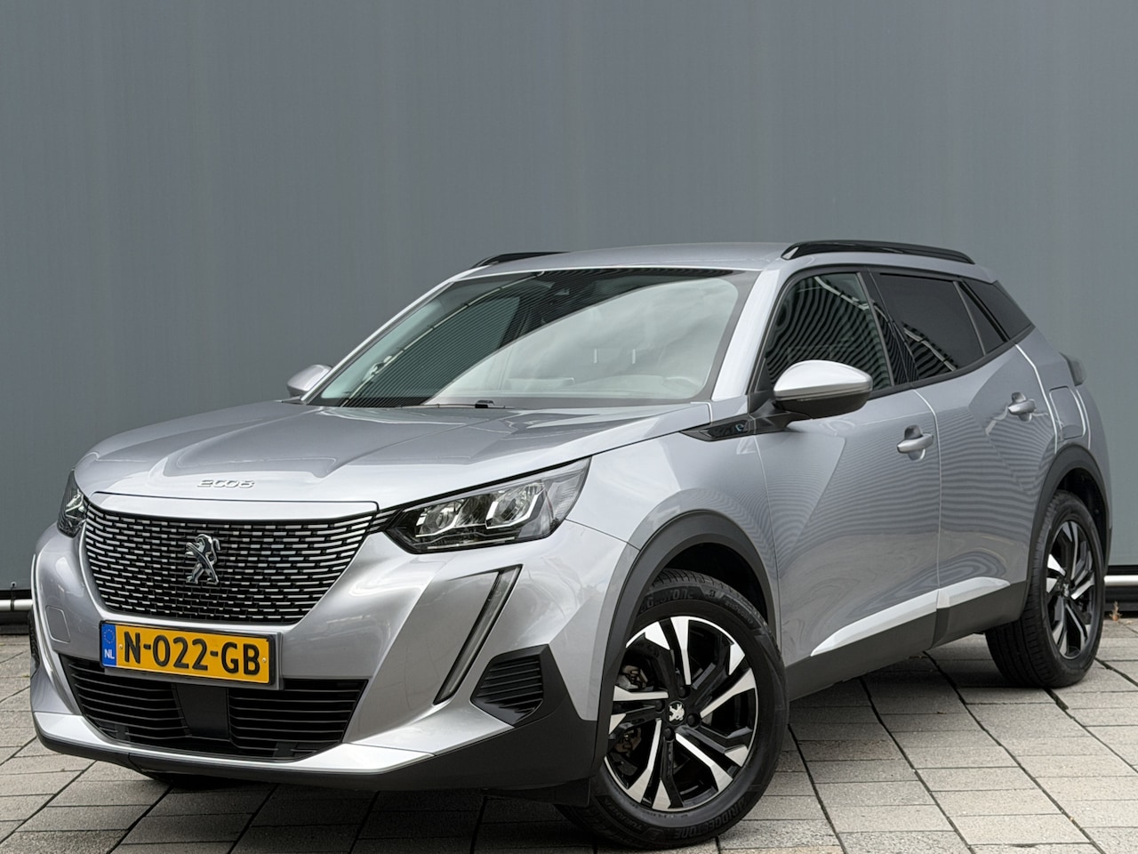 Peugeot e-2008 - BWJ 10-2021 | EV 136PK Allure 50 kWh | CLIMA | CARPLAY | LEDER/STOF | PDC | STOELVERW | 17 - AutoWereld.nl