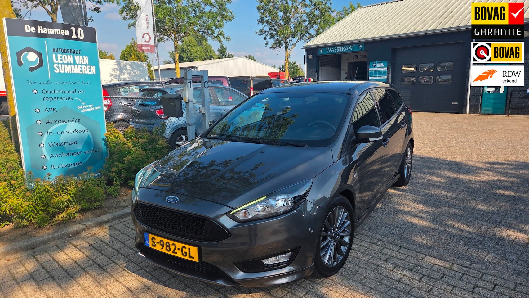 Ford Focus Wagon - 1.0 ST-Line l Stuur assist l Winterpakket l Trekhaak l Navigatie l Parkeersensoren voor en - AutoWereld.nl