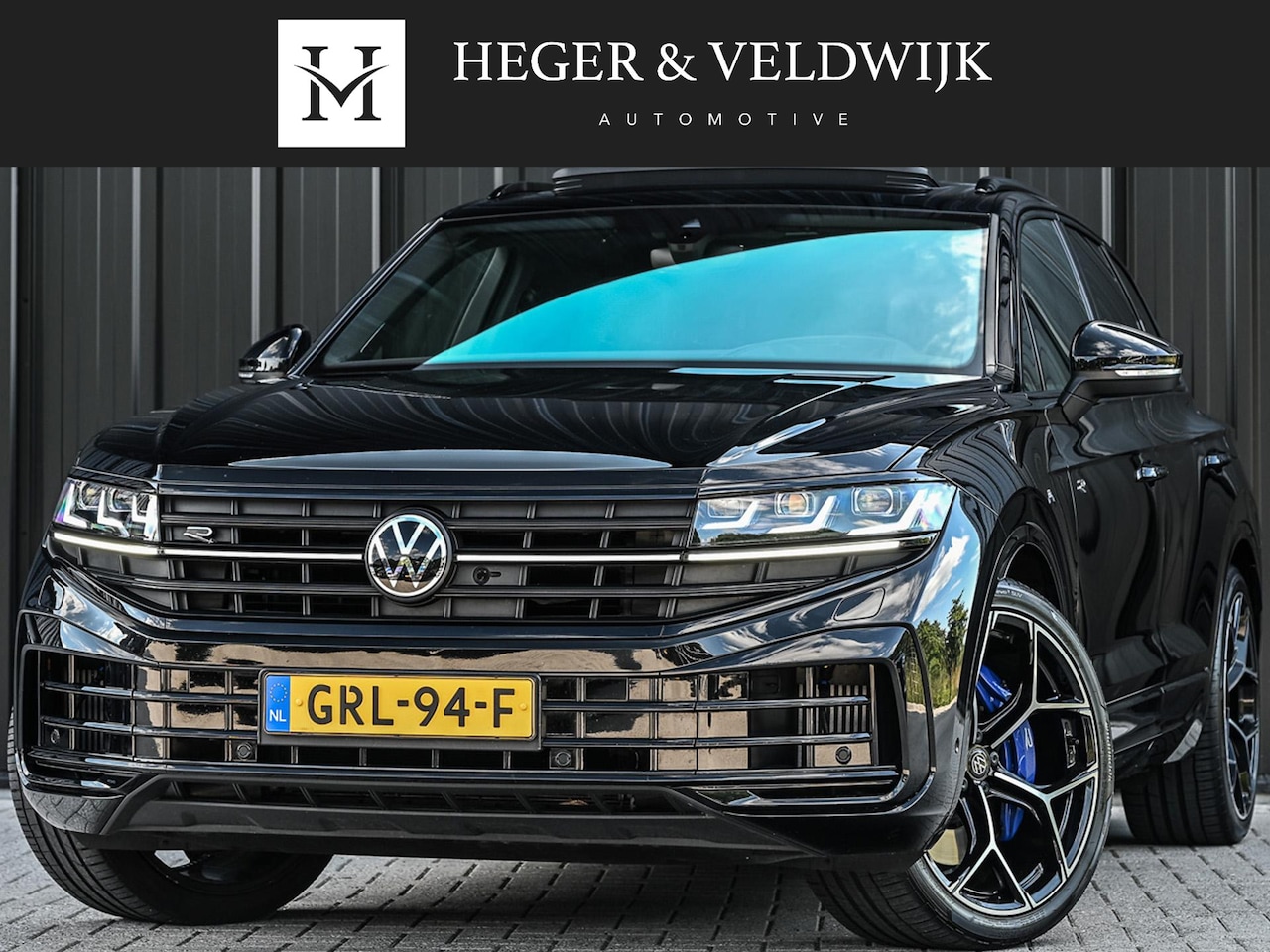 Volkswagen Touareg - 3.0 TSi eHybrid 4MOTION R | 462PK | Panoramadak | Night Vision | Massage + Ventilatie | HU - AutoWereld.nl
