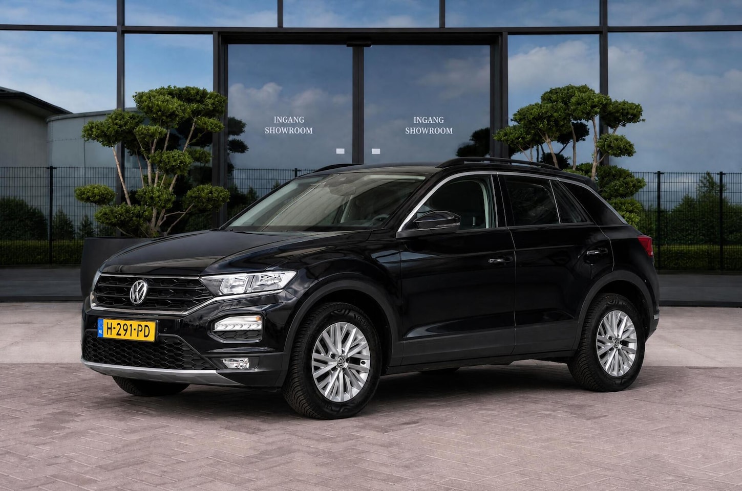 Volkswagen T-Roc - 1.0 TSI Style Business 1.0 TSI Style Business - AutoWereld.nl