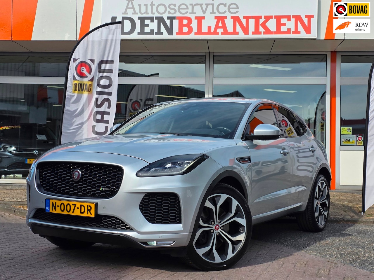 Jaguar E-Pace - 2.0 P250 AWD R-Dynamic S Automaat BJ.2018 / Navi / Leder / Camera / 21"Lmv / Trekhaak !! - AutoWereld.nl