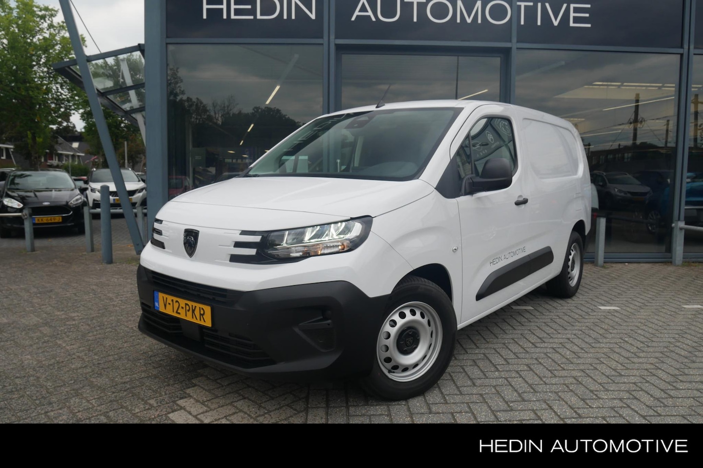 Peugeot e-Partner - 136 L2 50 kWh | Airco | Elek. Ramen | Camera | Apple Carplay/Android Auto | Stuurbediening - AutoWereld.nl