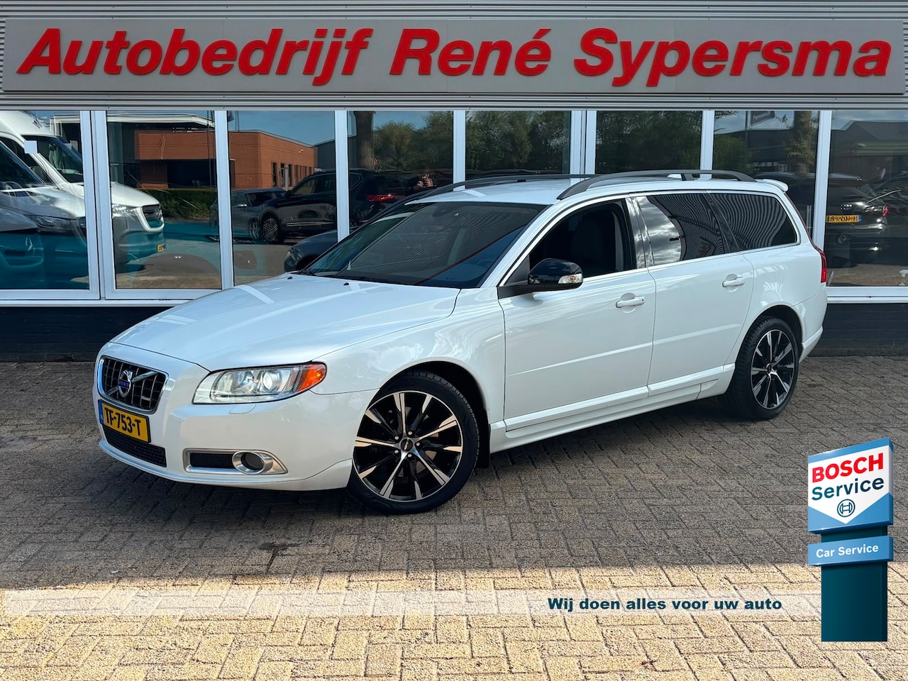 Volvo V70 - 2.5T Summum | Stoelverwarming | Parkkeersensoren | Bluetooth | Cruise - AutoWereld.nl