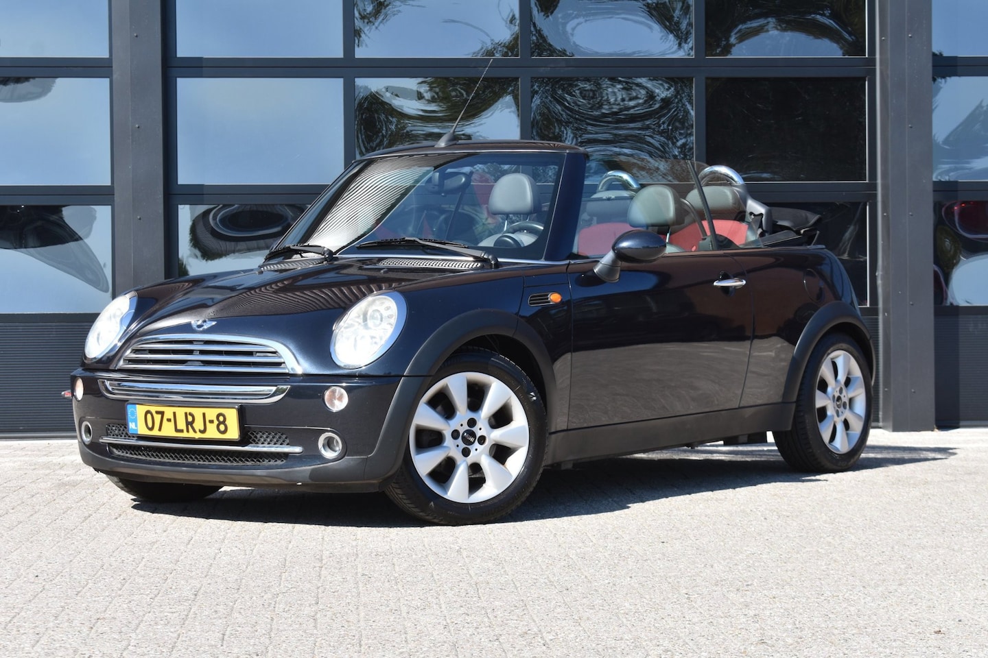 MINI Cabrio - 1.6 Cooper '05 Airco Inruil mogelijk - AutoWereld.nl