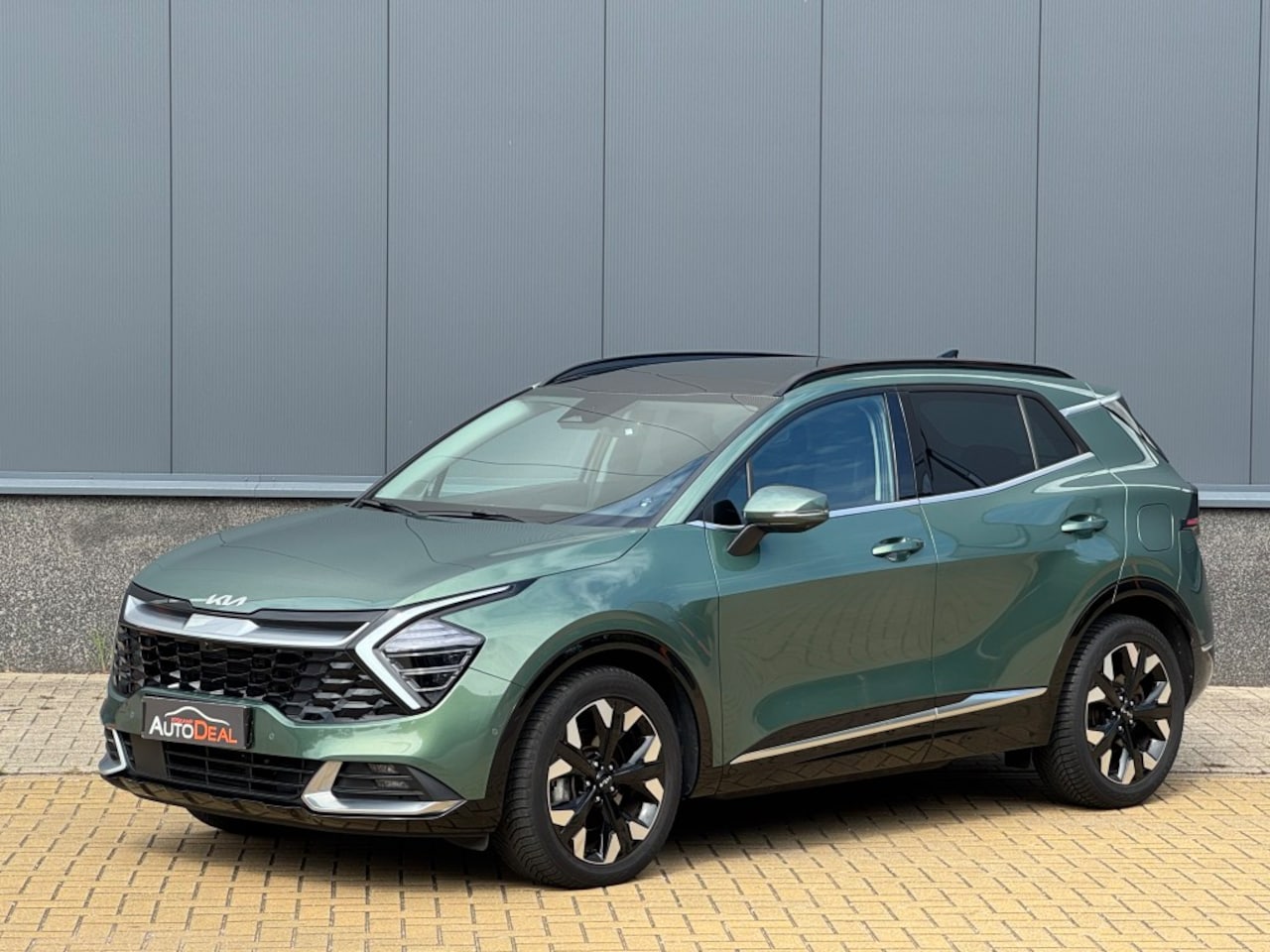 Kia Sportage - 1.6 T-GDi AWD Hybrid PHEV DynamicPlusLine Leer, Pano - AutoWereld.nl