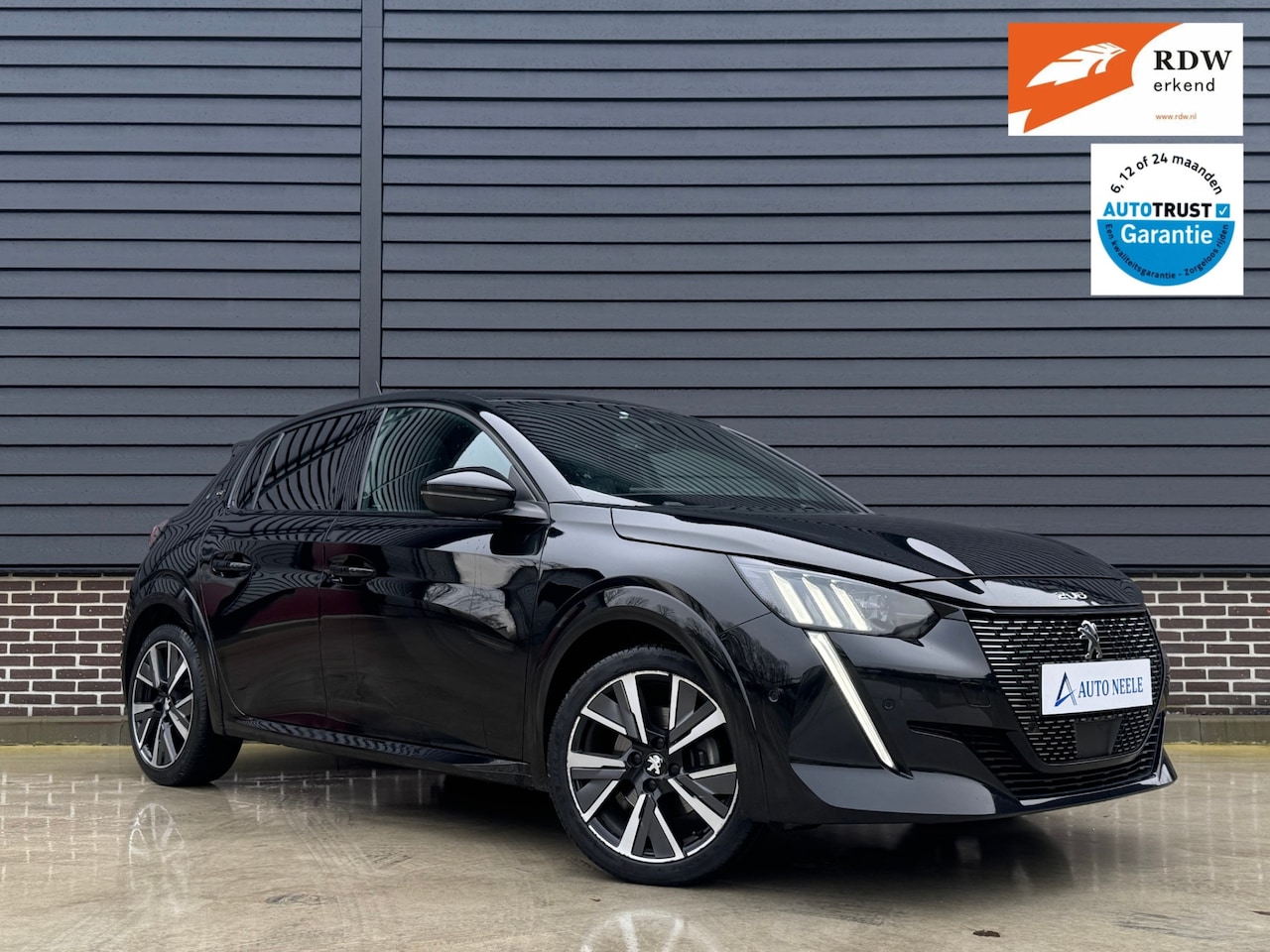 Peugeot 208 - GT 1.2 100 pk EAT8 Panoramadak, 360 Camera, Dodehoeksensoren - AutoWereld.nl