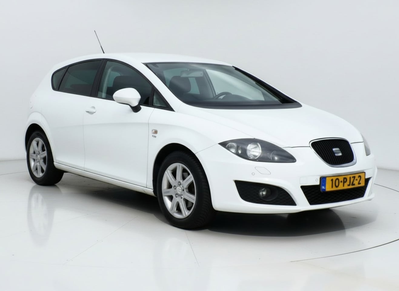 SEAT Leon - 1.2 TSI Businessline High|Xenon|Navi|Cruise|PDC|BT - AutoWereld.nl