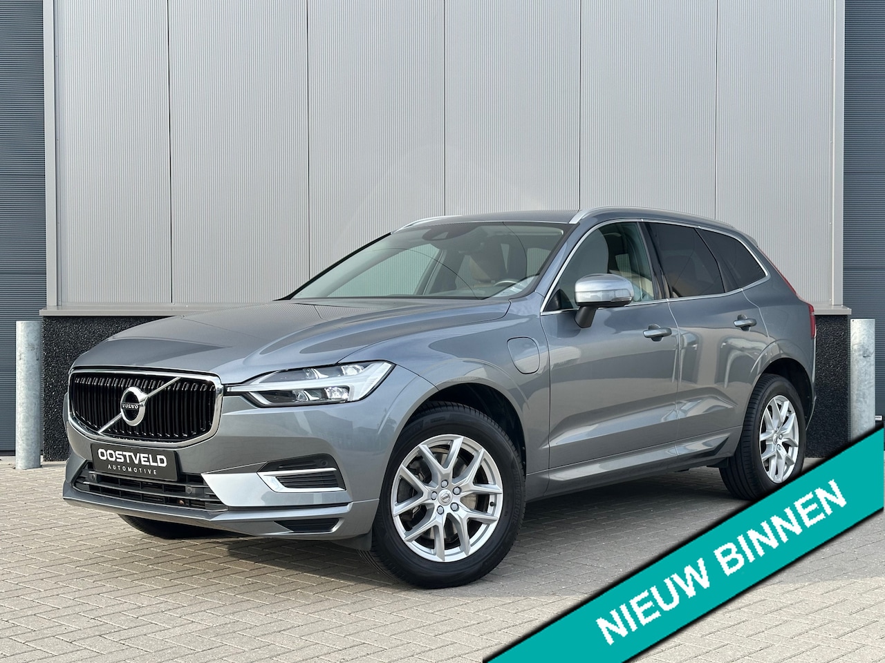 Volvo XC60 - 2.0 T8 Twin Engine AWD ACC Trekhaak Pano Leer Camera - AutoWereld.nl