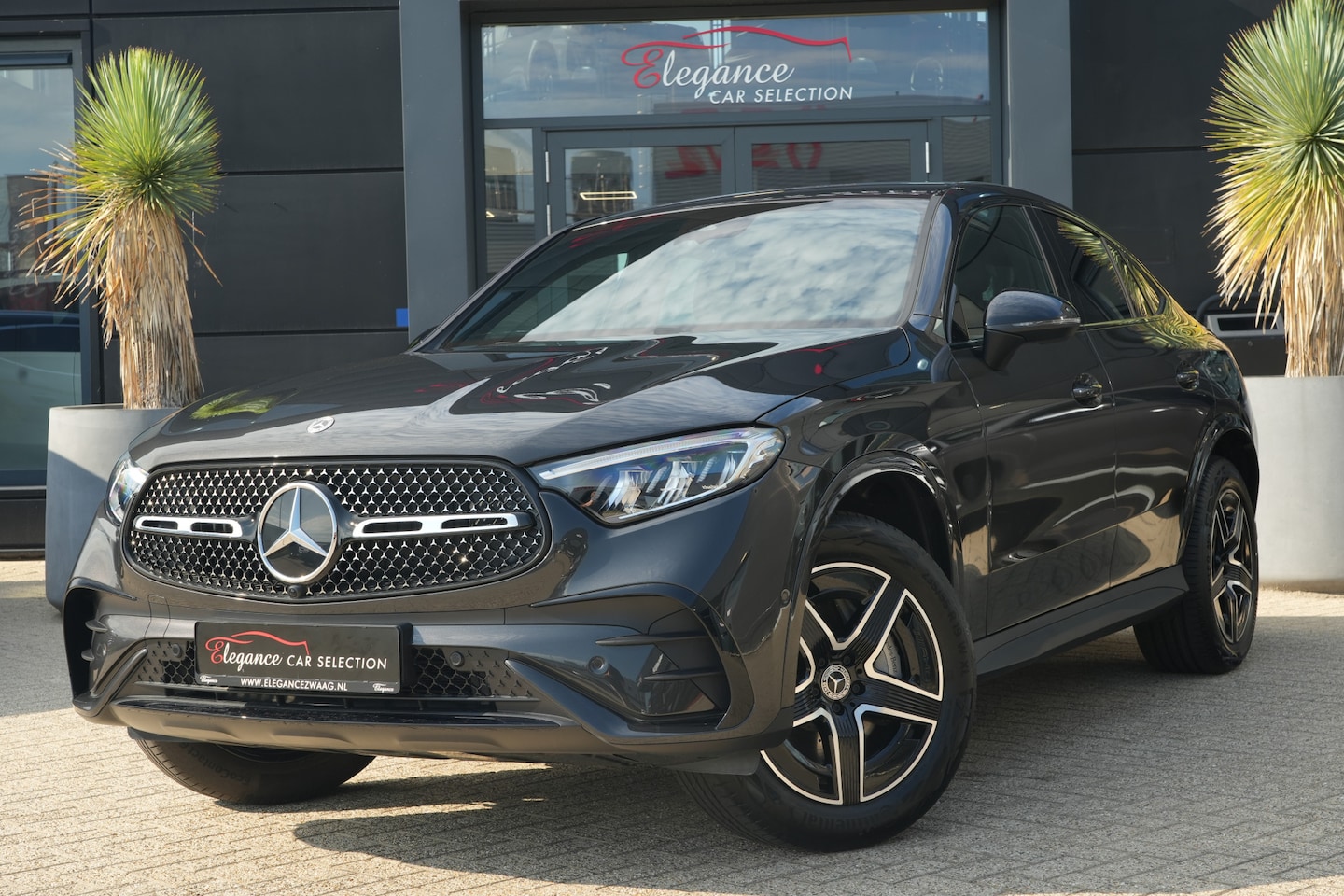 Mercedes-Benz GLC-klasse Coupé - 300e 4MATIC AMG Line Plus | 313PK | Navi | Stoelverwarming | Camera | 20" | Mercedes-Benz - AutoWereld.nl