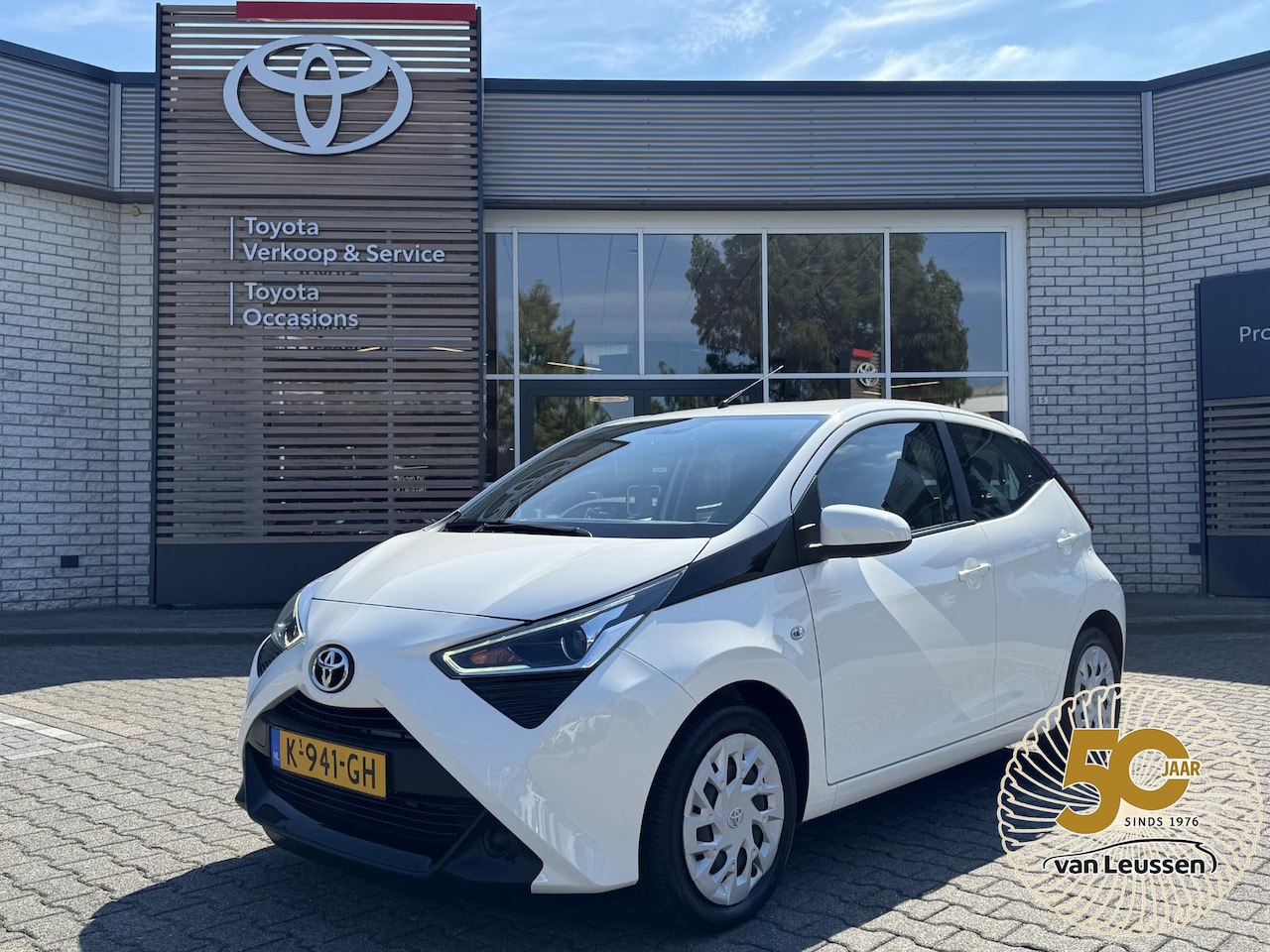Toyota Aygo - 1.0 VVT-i X-PLAY APPLE/ANDROID CAMERA AIRCO NL-AUTO EL-RAMEN/SPIEGELS - AutoWereld.nl