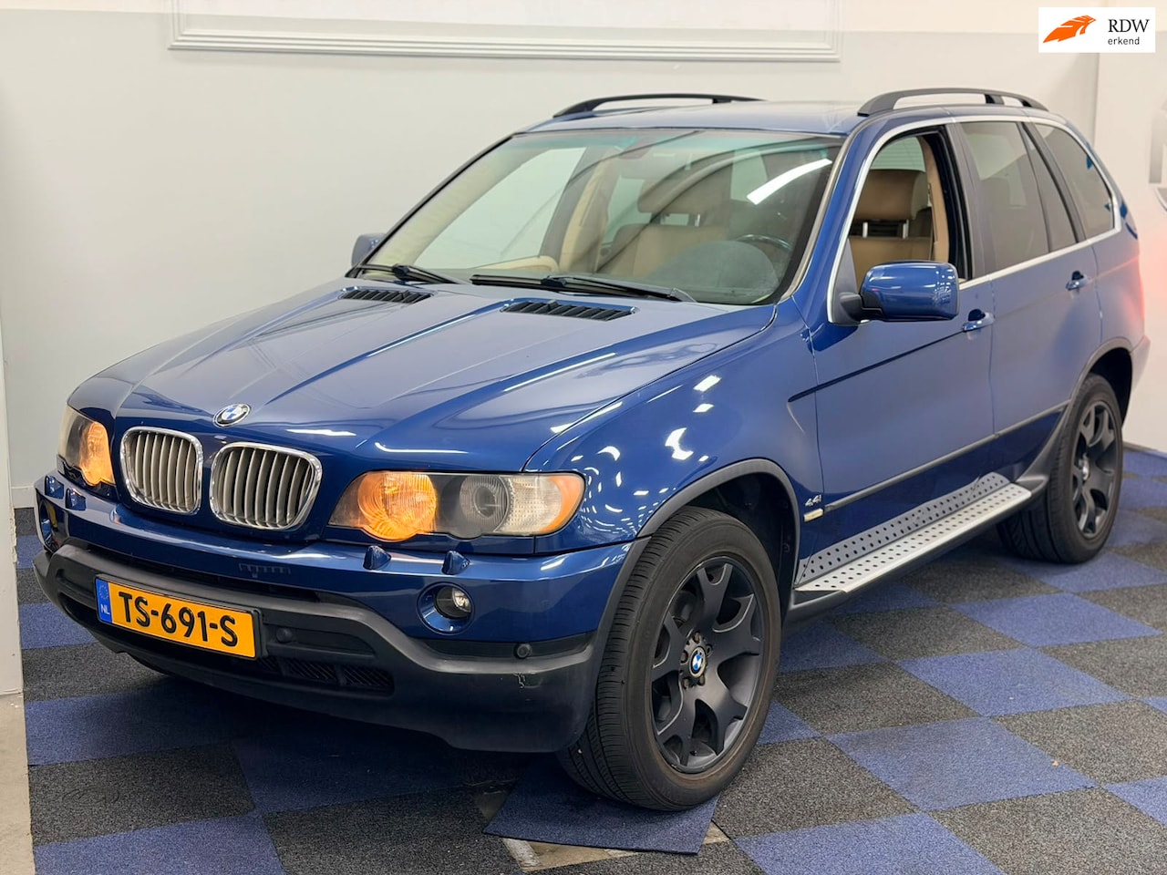 BMW X5 - 4.4i / NAVI-MULTIEMEDIA / DEALER ONDERHOUDEN / NETTE AUTO - AutoWereld.nl