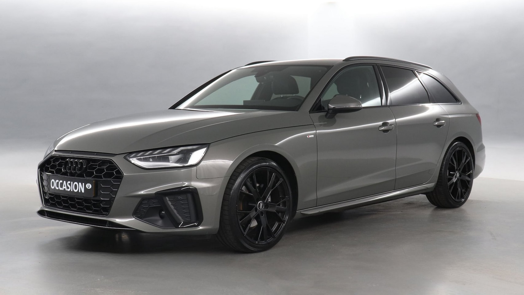 Audi A4 Avant - 35 TFSI 150pk S edition Competition S-Tronic / Navigatie / Black Optiek / Parkeersensoren - AutoWereld.nl