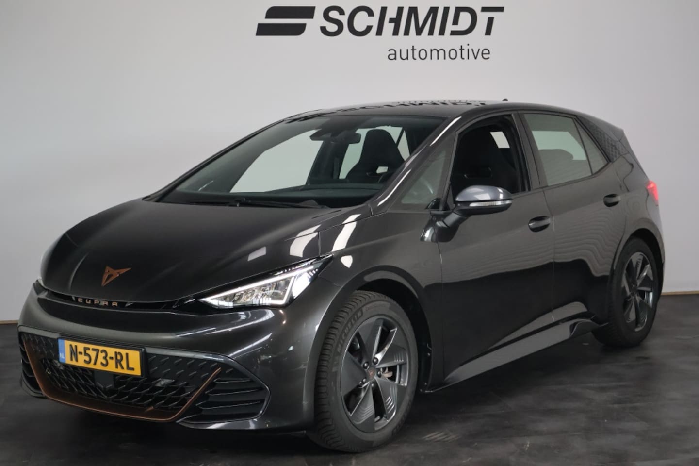 CUPRA Born - Business One 62 kWh | Stoel-/stuurverwarming | Carplay | ACC | Camera - AutoWereld.nl