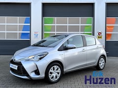 Toyota Yaris - 1.5 HYB. ASPIRATION / Bluetooth / Achteruitrij camera / NIEUWE APK / Rijklaar