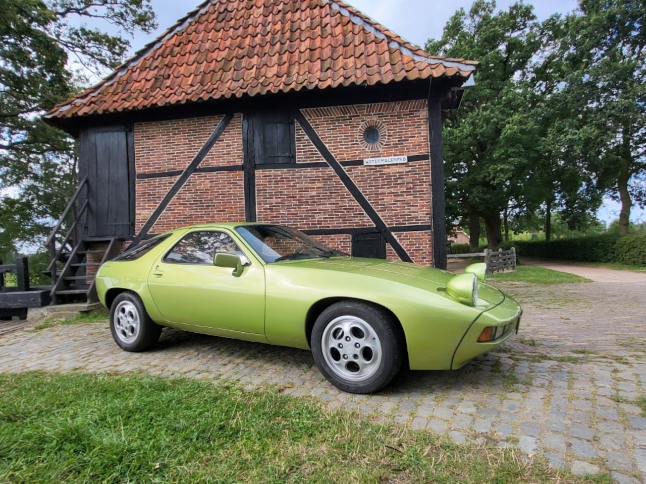 Porsche 928 - handgeschakeld - AutoWereld.nl