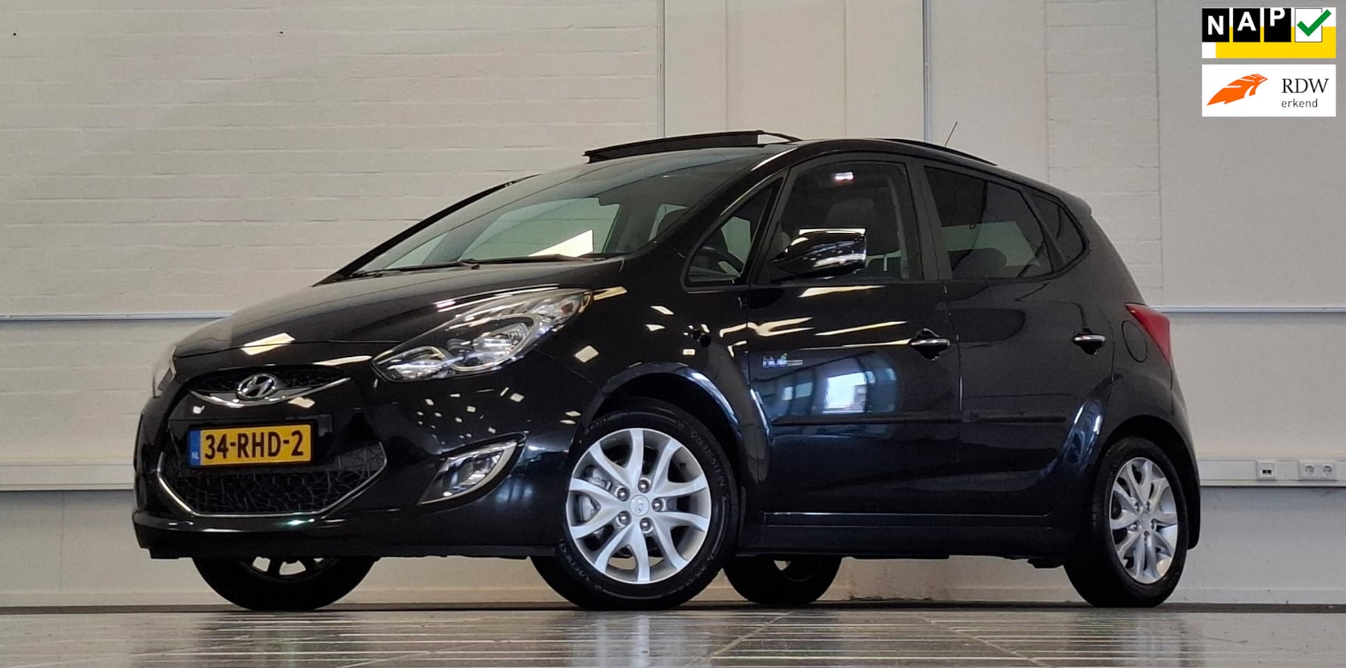 Hyundai ix20 - 1.6i i-Catcher Leder Trekhaak Navi Schuif/kanteldak Mooi! - AutoWereld.nl