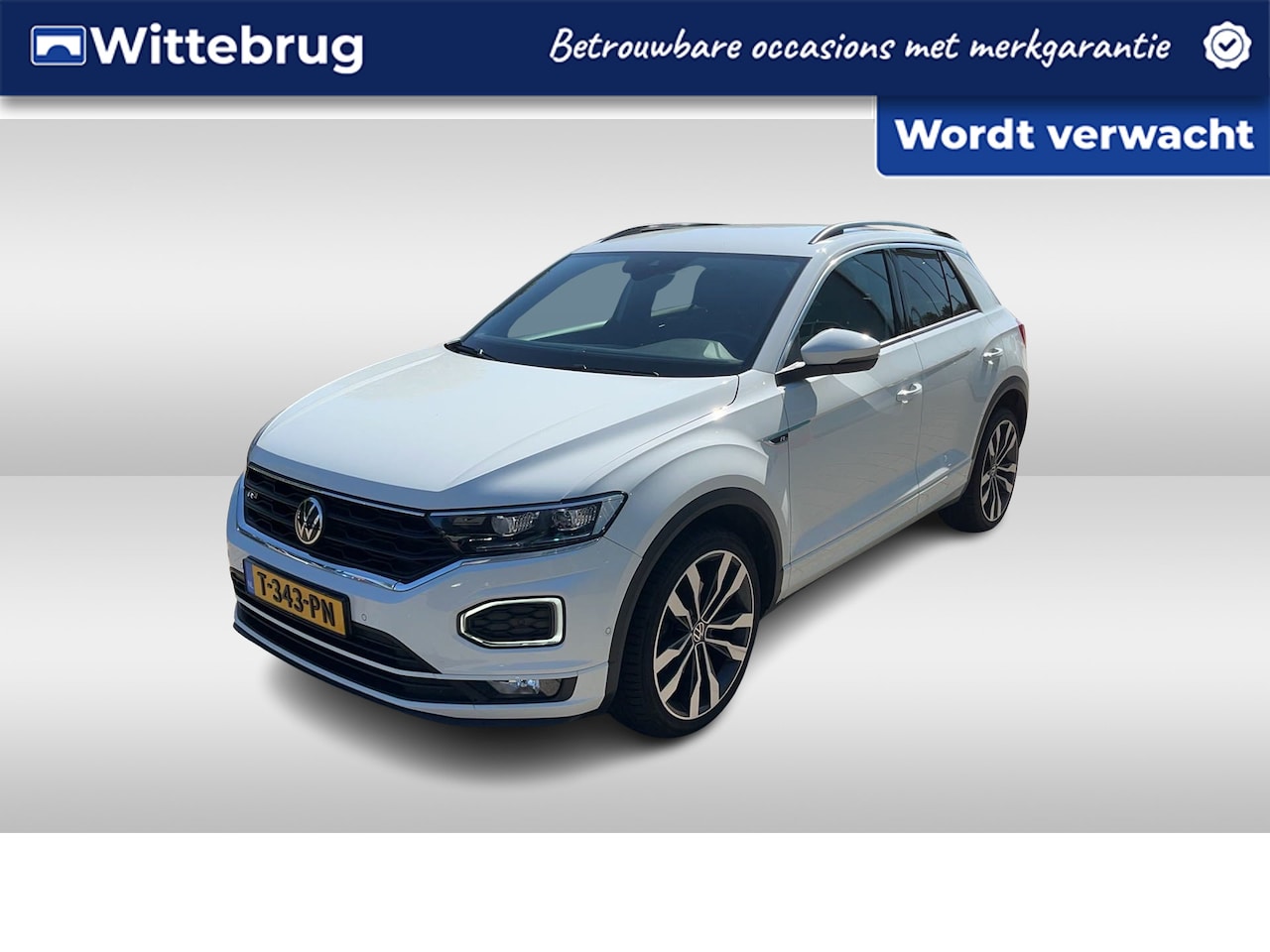 Volkswagen T-Roc - 1.5 TSI 150pk R-Line / Virtual Cockpit / R-Line Exterieur & Interieur / 19" LMV Suzuka / A - AutoWereld.nl