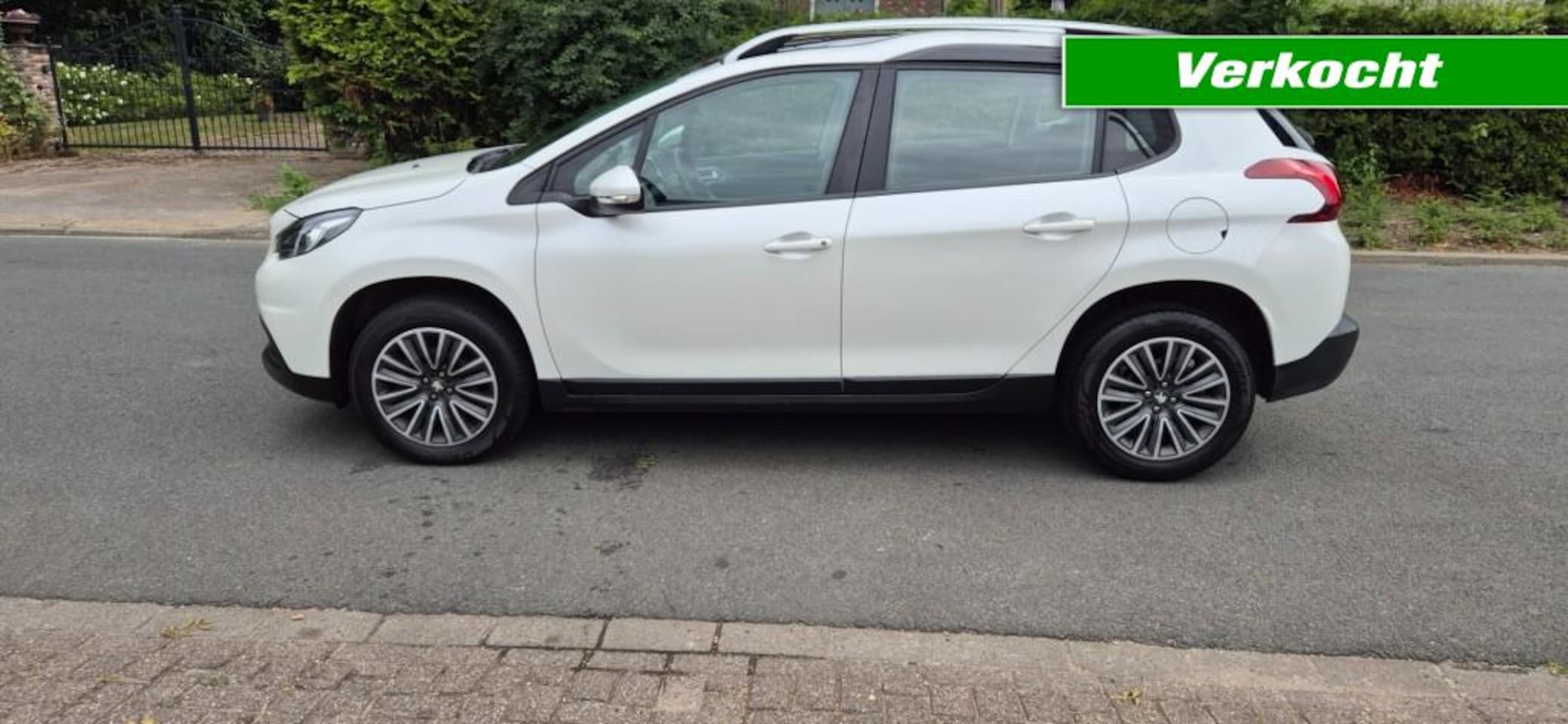 Peugeot 2008 - 1.2 Pure Tech Lion/apple Carplay/Android/airco/cruise/NAP - AutoWereld.nl