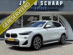BMW X2 - sDrive20i High Executive / Automaat / 19'' LM / Camera / Trekhaak (1.800KG) / M pakket /
