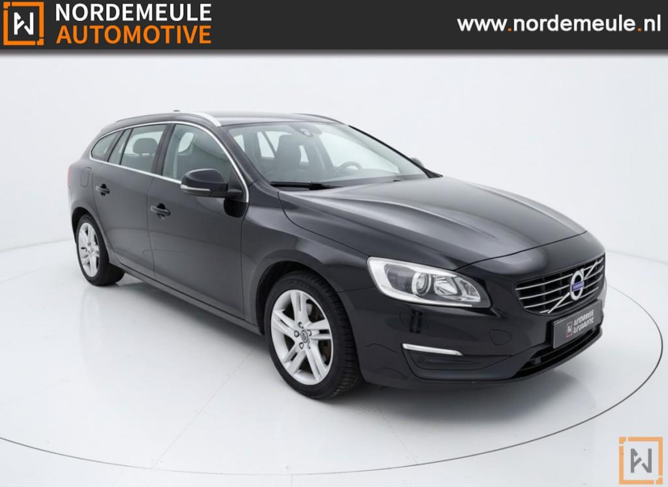 Volvo V60 - 2.0 D4 SUMMUM. AUTOMAAT, CRUISE, TREKHAAK. - AutoWereld.nl