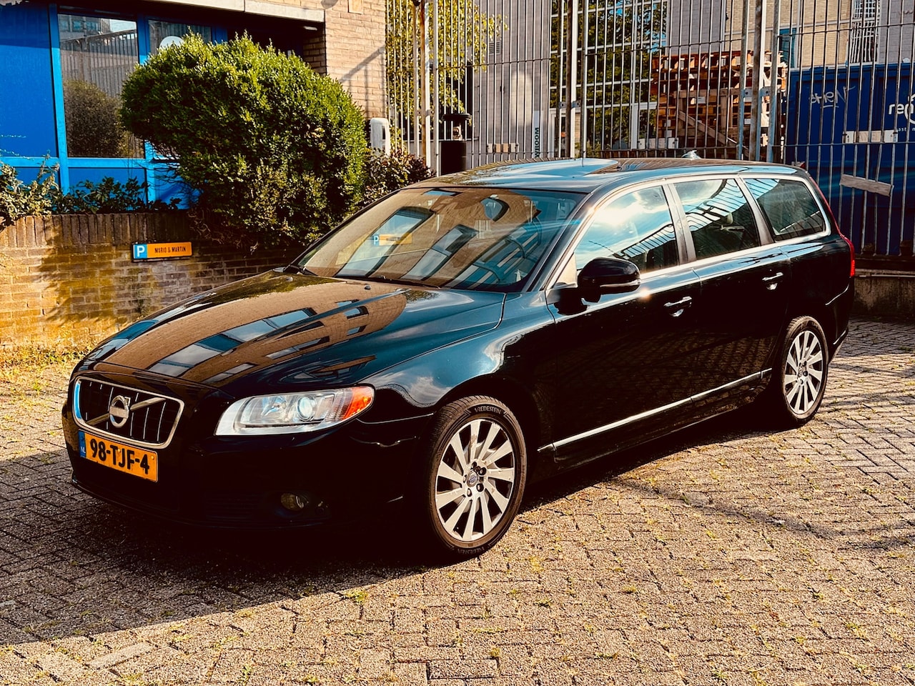 Volvo V70 - 2.0 D3 Limited Edition 2.0 D3 Limited Edition - AutoWereld.nl