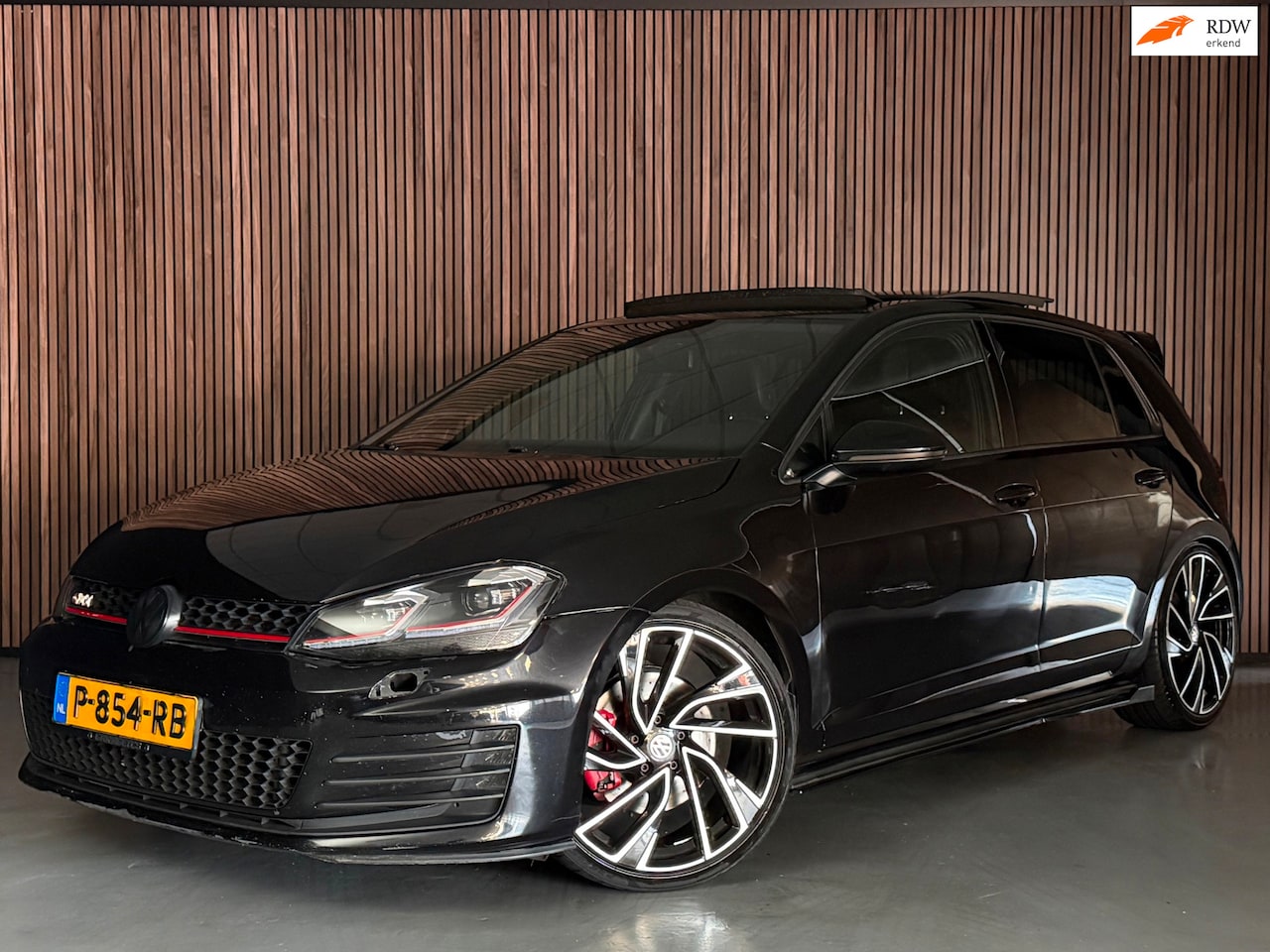 Volkswagen Golf - 2.0 TSI GTI Performance 400+ PK/DOWNPIPE/PANORAMADAK/VIRTUAL COCKPIT/STOEL VERWARMING/LEDE - AutoWereld.nl