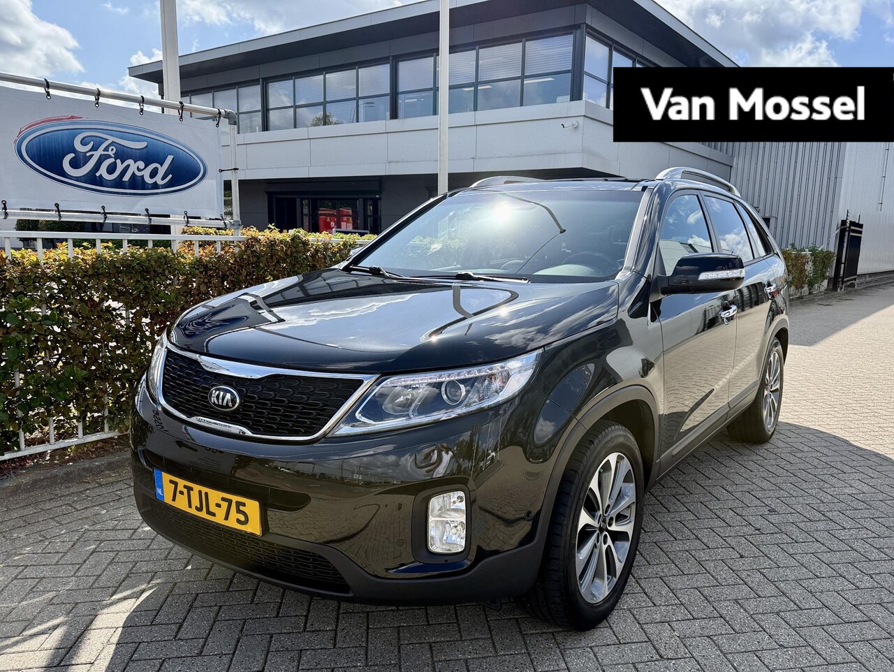 Kia Sorento - 2.4 GDi ExecutiveLine 63660km !!! | Panorama dak | lederen bekleding | Trekhaak | Stoel ve - AutoWereld.nl