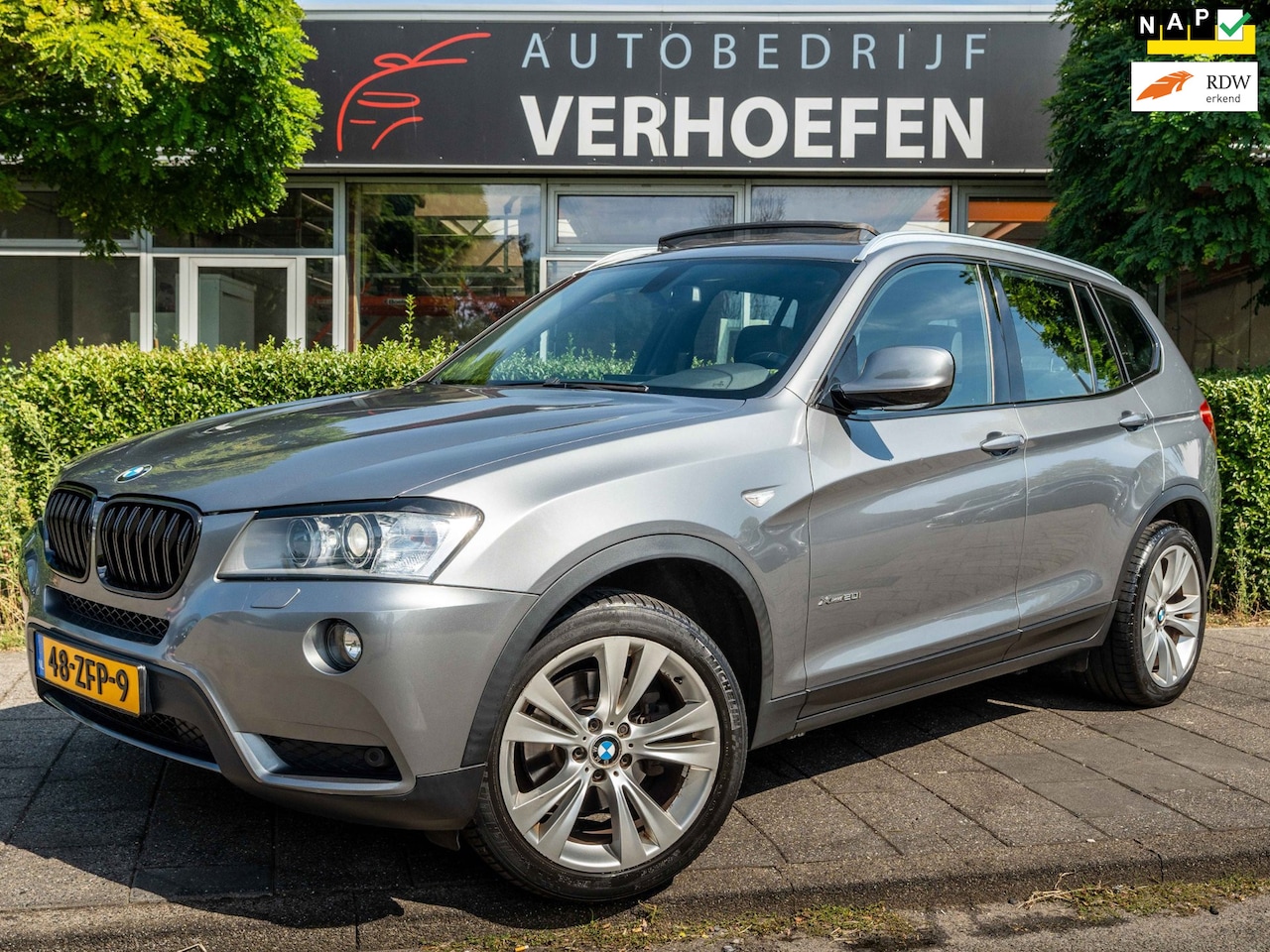 BMW X3 - XDrive20i Upgrade Edition - AUTOMAAT - PANORAMADAK - APPLE CARPLAY - LEDER - XENON ! - AutoWereld.nl