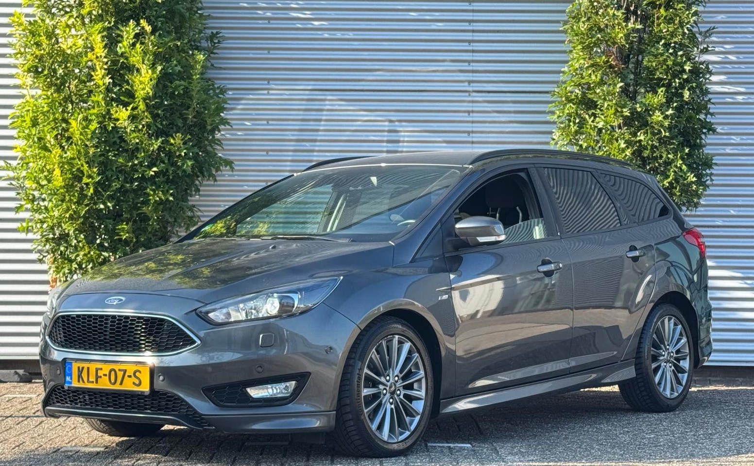 Ford Focus Wagon - 1.5 EcoBoost ST-Line 182PK Automaat / NAVI / XENON - AutoWereld.nl