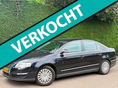 Volkswagen Passat - 2.0 FSI Comfortline RIJDGOED/INRUILER/AIRC