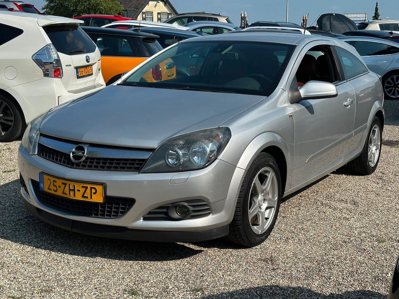 Opel Astra GTC - 1.6 Executive Clima Cruise PDC Leer Nieuwe Apk Nette Staat - AutoWereld.nl