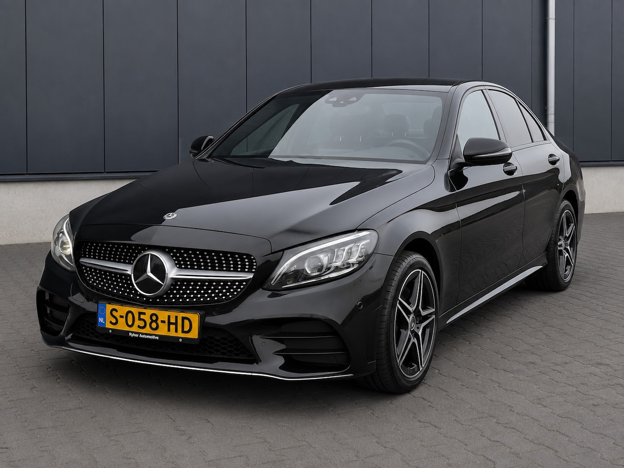 Mercedes-Benz C-klasse - 200 d Premium AMG Pakket - AutoWereld.nl