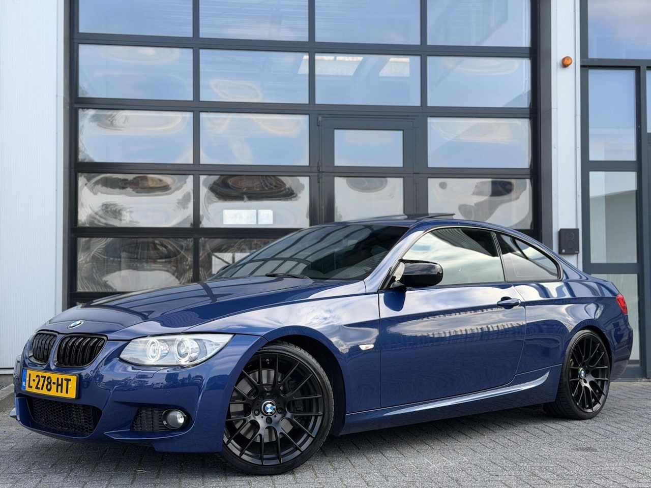 BMW 3-serie Coupé - 335i LCI High Executive / Pano / H&K / LUX - AutoWereld.nl