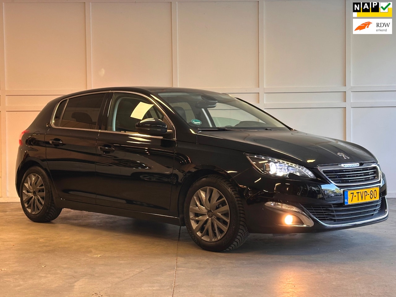 Peugeot 308 - Blue Lease Premium / Panorama / Cruise / Trekhaak - AutoWereld.nl