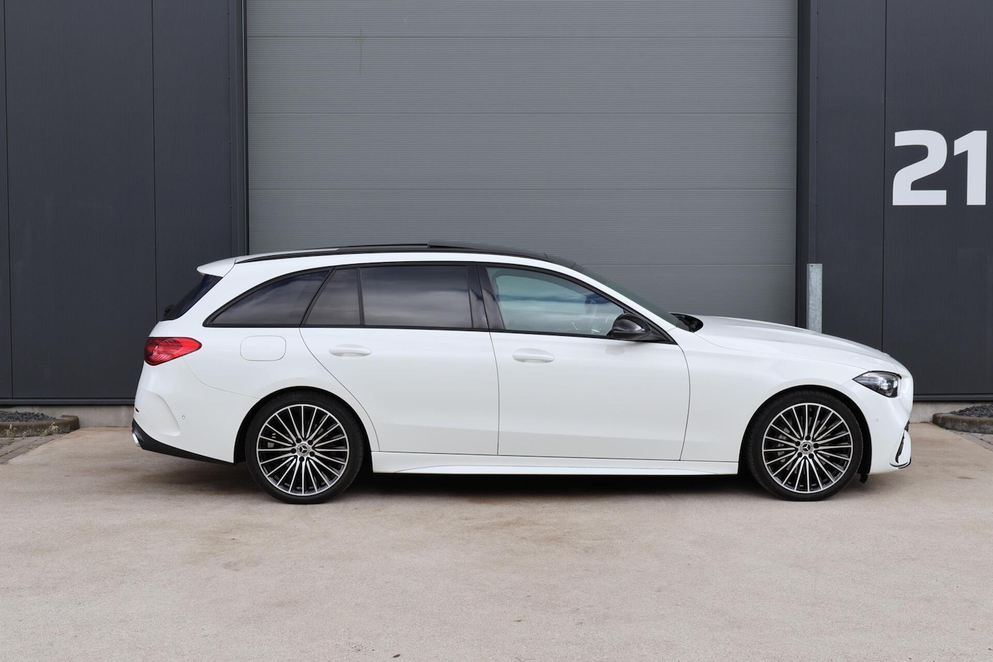 Mercedes-Benz C-klasse Estate - 220 d AMG Line / Panoramadak / Memory Stoelen / Burmester Surround / Night Pakket / Trekha - AutoWereld.nl