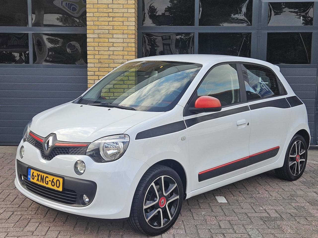 Renault Twingo - 0.9 TCe Dynamique | Camera | Navigatie | DAB+ | Bluetooth | Cruise Control - AutoWereld.nl