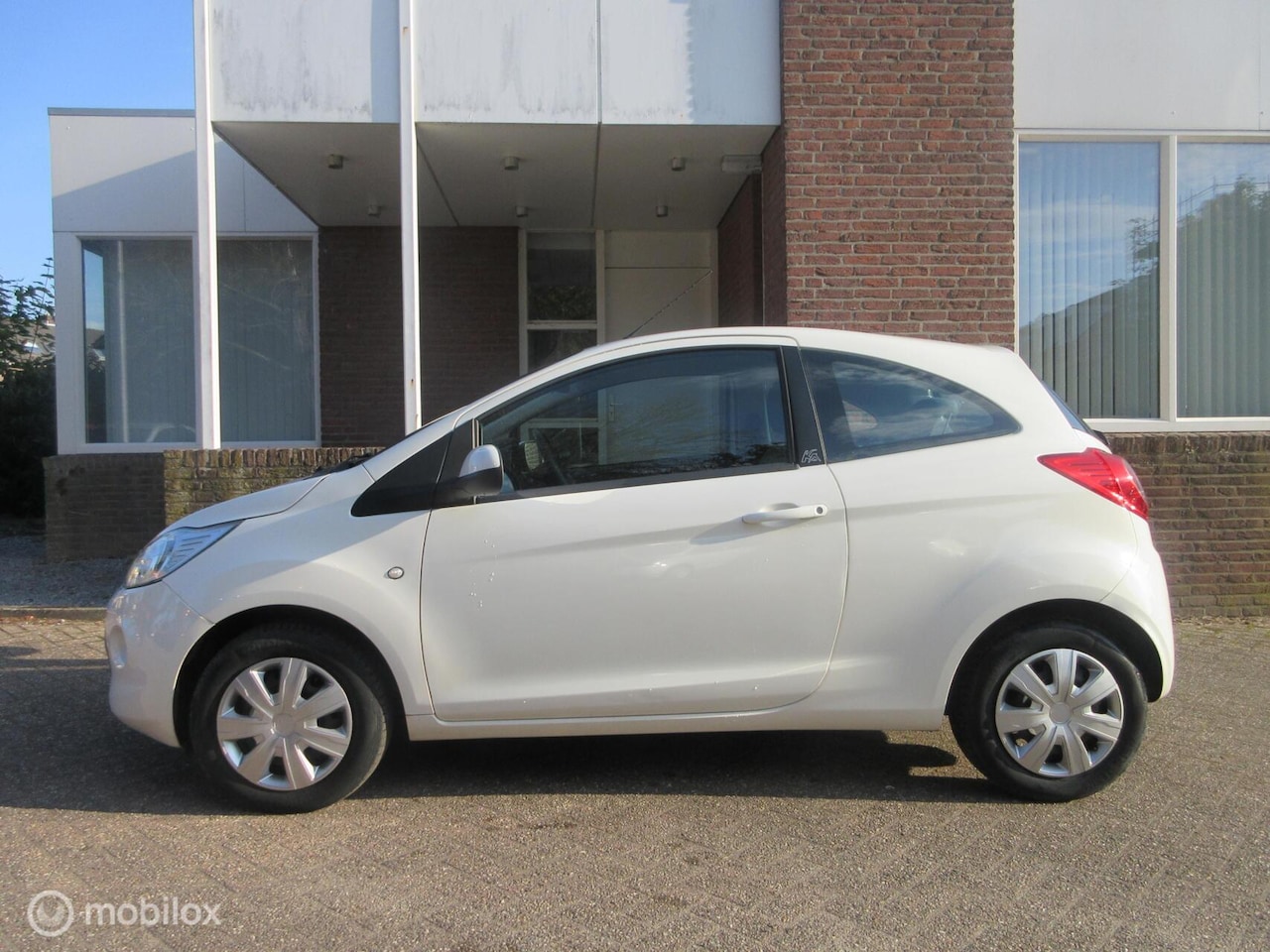 Ford Ka - 1.2 Cool & Sound start/stop, APK nieuw / Airco / Distributieriem - AutoWereld.nl