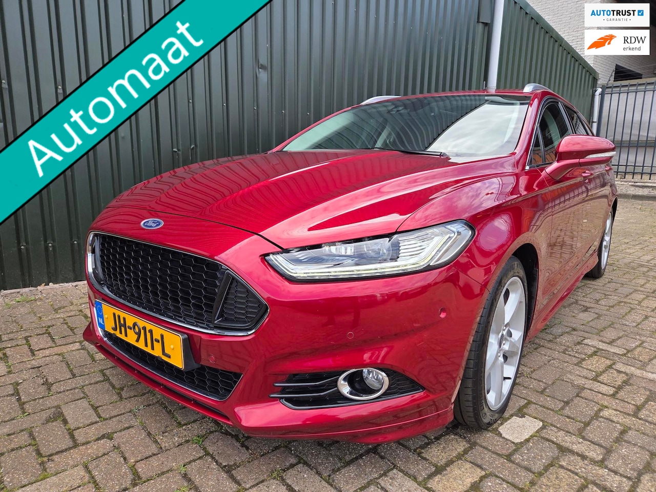 Ford Mondeo Wagon - 2.0 Vignale LEDER PANO 240PK - AutoWereld.nl