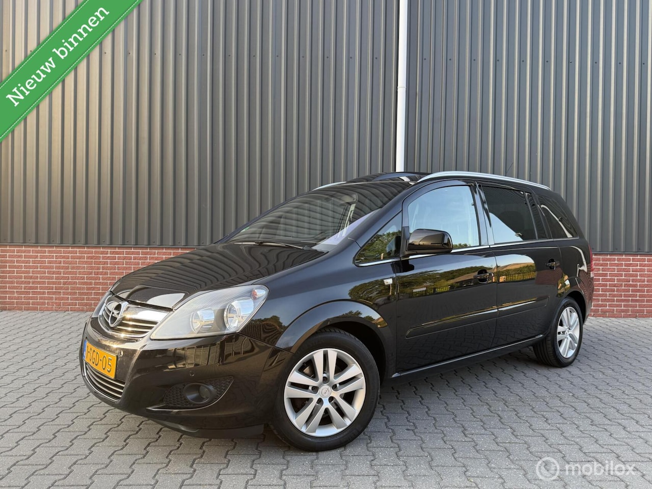 Opel Zafira - 1.8 Cosmo 7P Airco Cruise Nwe Apk Pdc Trekhaak - AutoWereld.nl