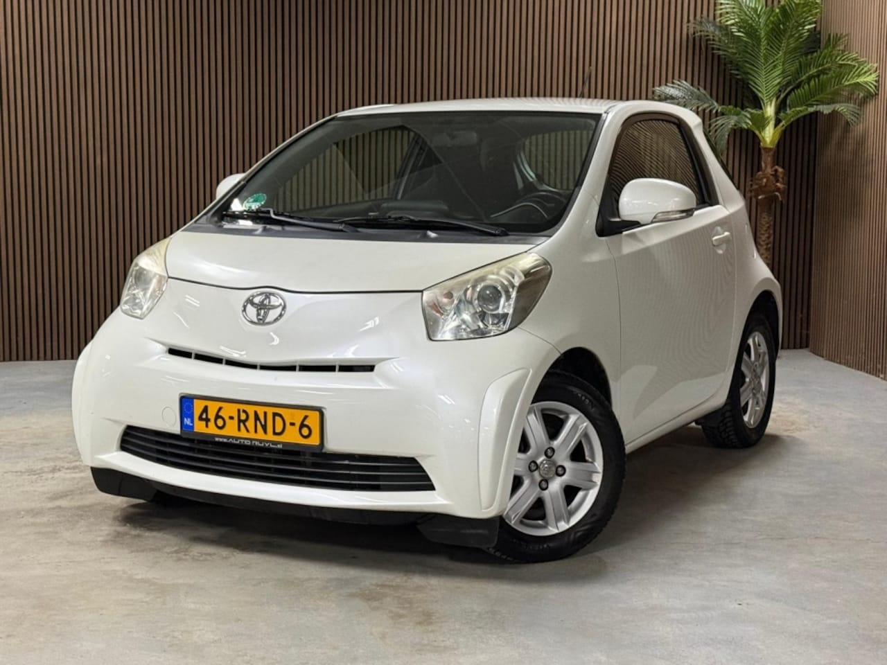 Toyota iQ - 1.0 VVTi Comfort 1.0 VVTi Comfort - AutoWereld.nl