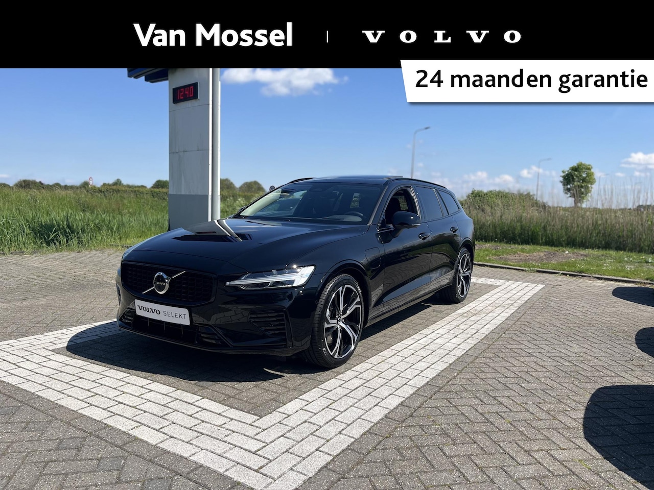 Volvo V60 - T6 Plug-in hybrid AWD Ultra Dark | Panoramadak | 360 Graden Camera | Demonstratie Auto | C - AutoWereld.nl