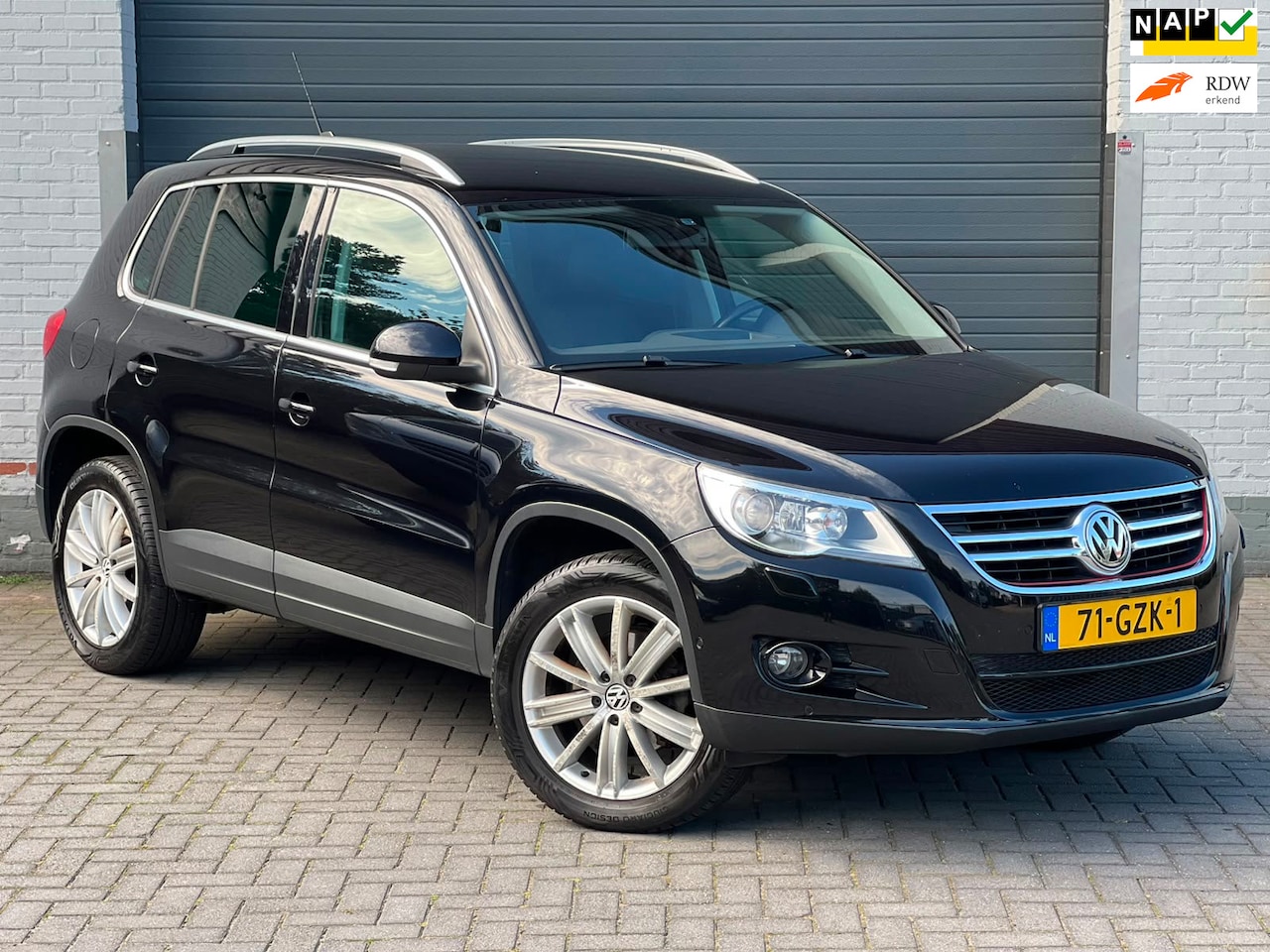 Volkswagen Tiguan - 2.0 TSI 4Motion | 128DZ KM | NAP | Leder | Trekhaak | Xenon |NL Auto | - AutoWereld.nl