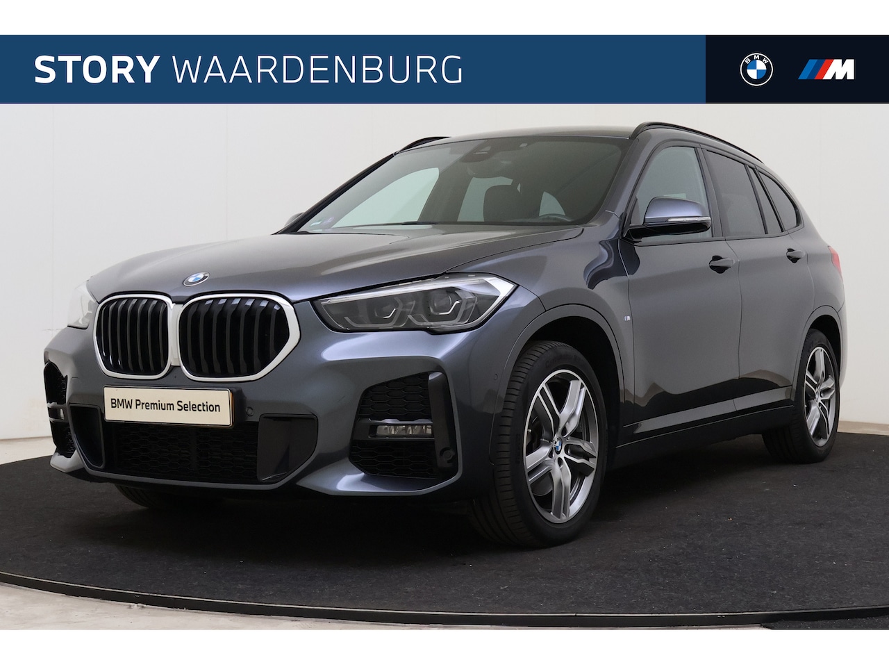 BMW X1 - xDrive20i M Sport Automaat / Sportstoelen / LED / Stoelverwarming / Cruise Control / Park - AutoWereld.nl