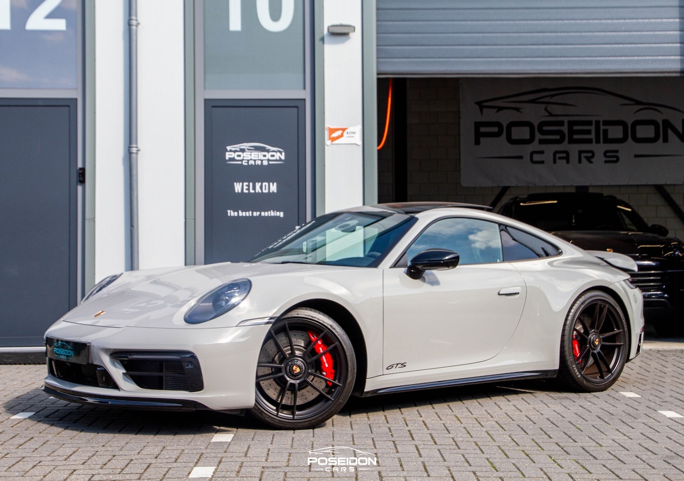 Porsche 911 - 992 3.0 Carrera 4 GTS ORIG NL | NAP | BTW | KRIJTGRIJS | PANO | 360CAMERA | SPORTCHRONO | - AutoWereld.nl