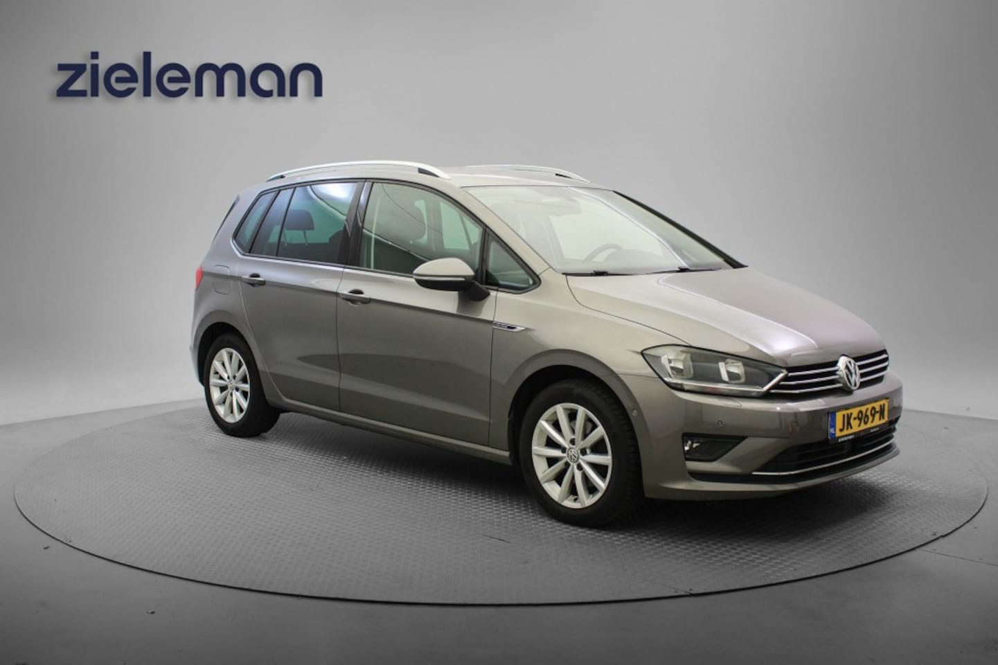 Volkswagen Golf Sportsvan - 1.4 TSI Business Connected Automaat - Navi, Clima, Stoelverw. Trekhaak - AutoWereld.nl