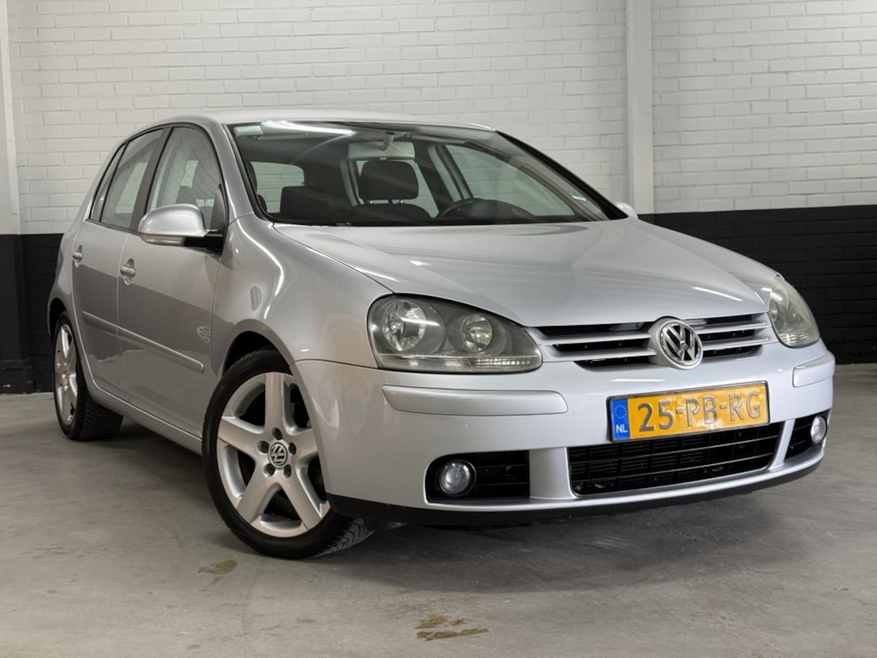 Volkswagen Golf - 2.0 FSI Sportline/Clima/Cruise/Carplay mogelijk! Voll. Dealer OH! - AutoWereld.nl