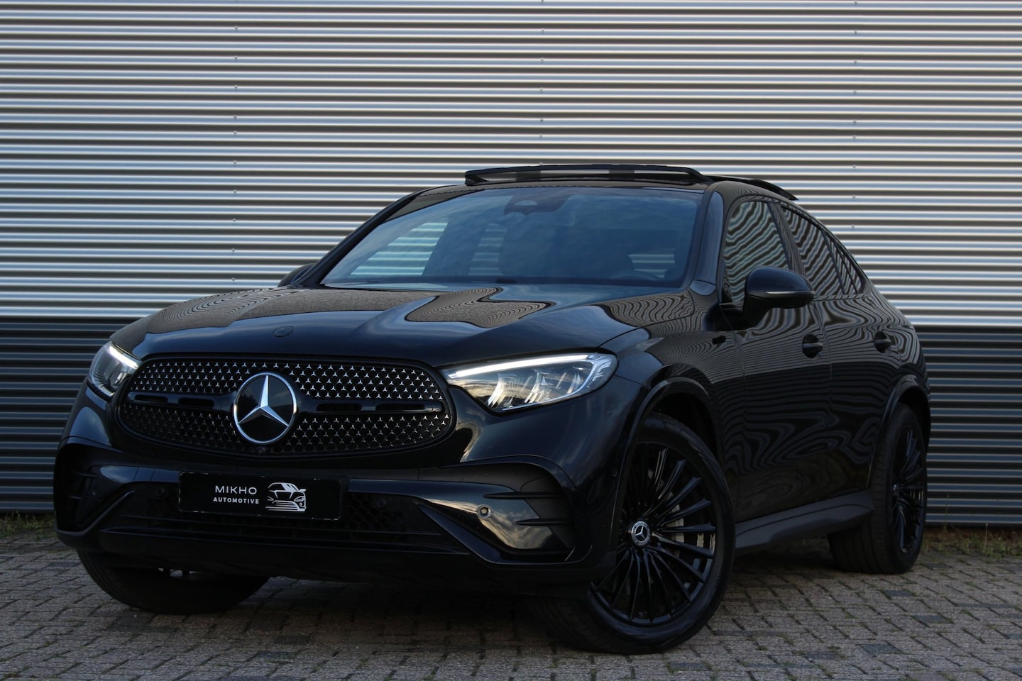 Mercedes-Benz GLC-klasse Coupé - 200 4MATIC AMG Line | Panoramadak | Memory seats | Sfeerverlichting | 360 Camera | Trekhaa - AutoWereld.nl
