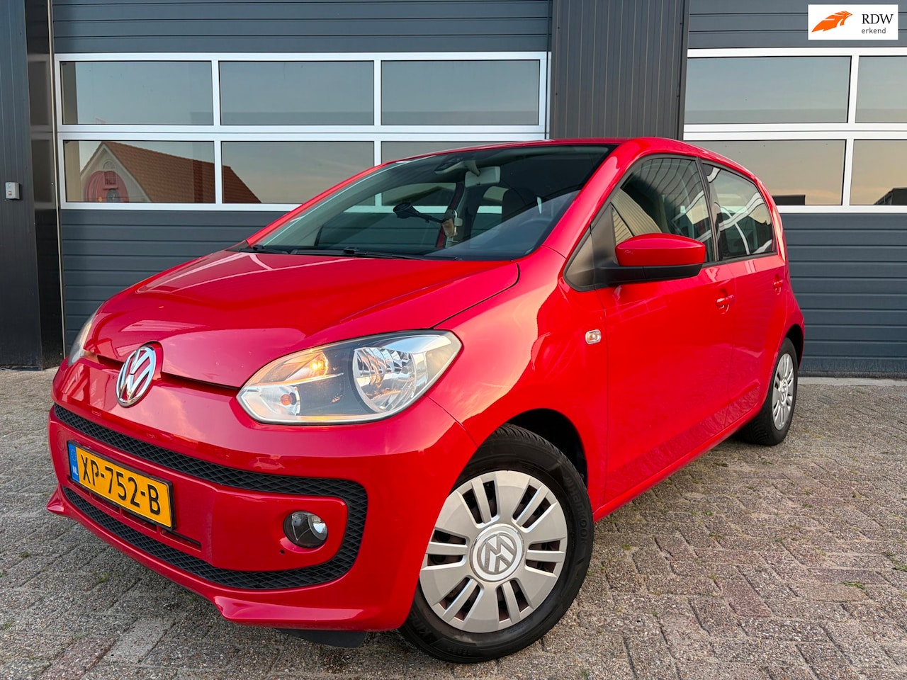 Volkswagen Up! - 1.0 UP|Airco|Cruise control|1 Jaar APK - AutoWereld.nl